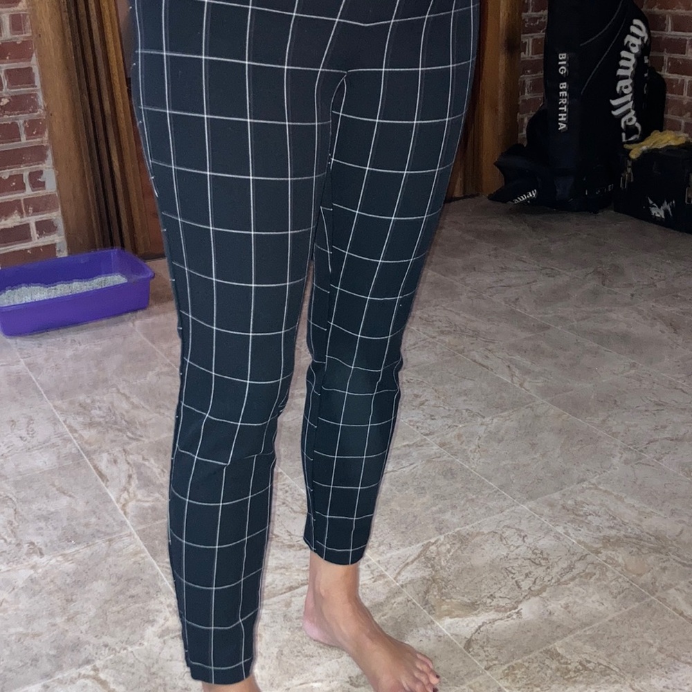 (A new day) Modern plaid pants NWOT